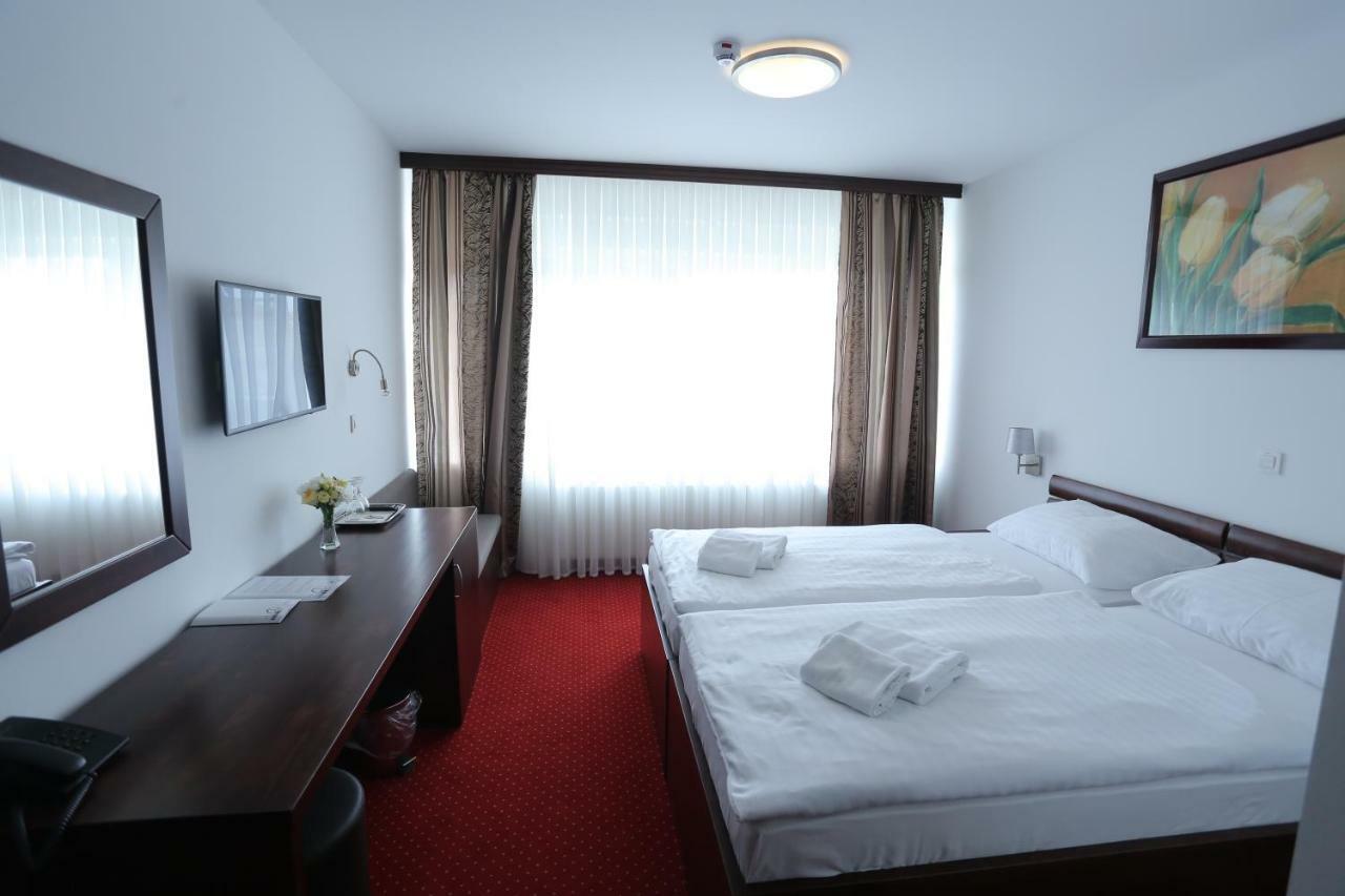 Orion Hotel 3*